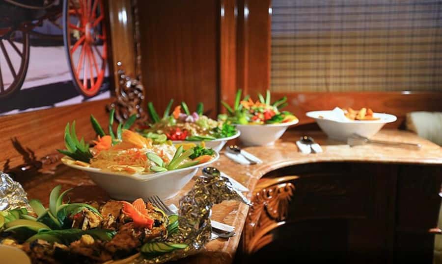 Sharm el-Sheikh: Ras Mohammed Elite VIP Cruise and BBQ Lunch - The seafood BBQ lunch