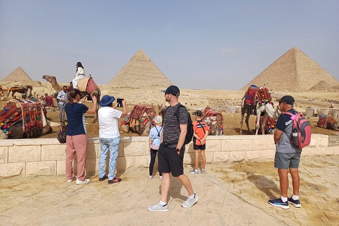 The Giza Pyramids, the Great Sphinx, and Local Lunch. - Meeting the Great Sphinx and entering the Valley Temple