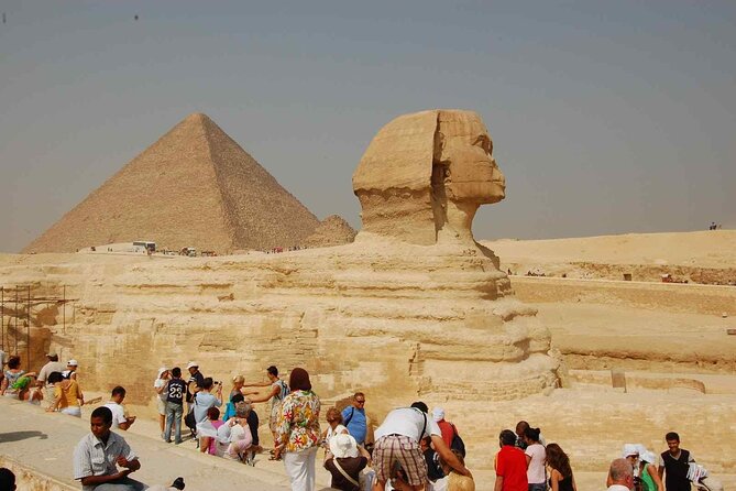 The pyramids & Museum day tour - Four hours among the pyramids at Giza