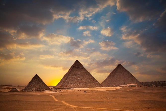 Top Day Tour To Giza Pyramids & Memphis City & Sakkara Pyramid - Giza Plateau: the grand opening