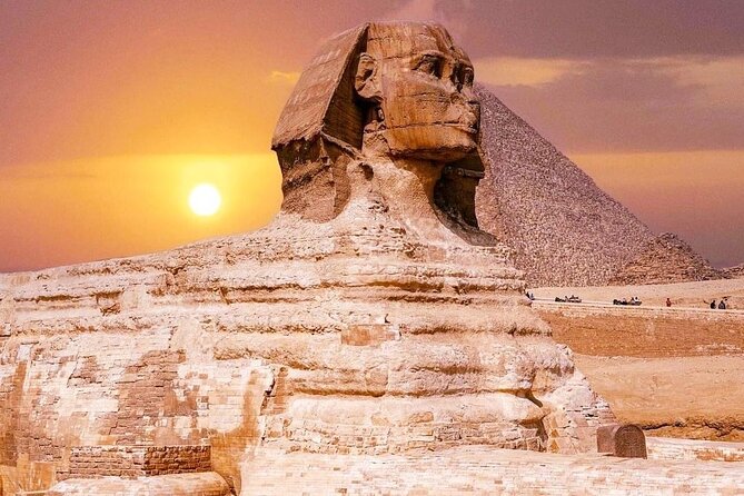 Top rated Giza Pyramids, Sphinx, Memphis and Saqqara Private Tour - The Sphinx and Valley Temple: 30 minutes of concentrated history