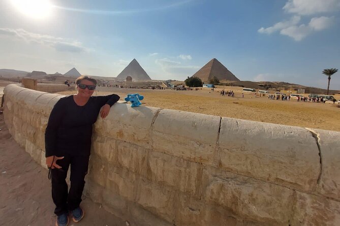 Tour Giza pyramids,Sphinx,Sakkara Pyramid,Memphis& Pyramid Inside - Why this private Cairo tour is tempting