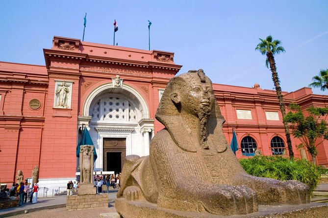 Tour to Giza Pyramids and The Egyptian Museum - Starting with the Pyramids of Giza
