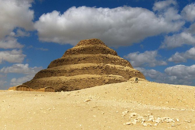 Tour to Giza Pyramids, Memphis & Sakkara with Lunch & Camel Ride - Why the private format matters at Giza