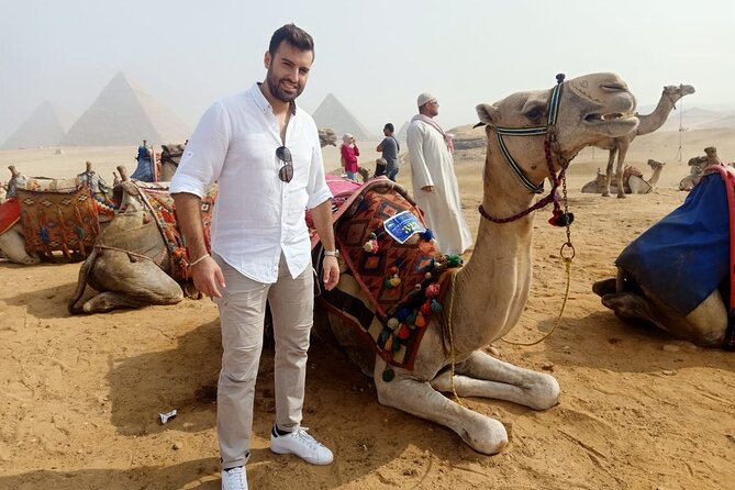 Tour to Giza pyramids Sphinx with local guide - Seeing the Great Pyramid of Khufu