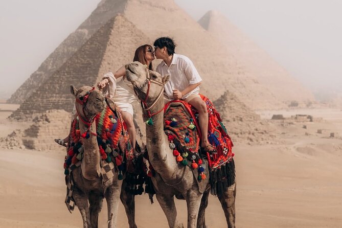 Tour to the Giza Pyramids,Sphinx,Egyptian Museum , Khan elKhalili - What the private format really changes