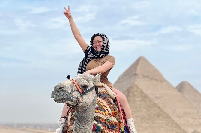 Tour to the Great Pyramids City, Panoramic View, Sphinx and Camel - The Queens Pyramids and the wider cemetery