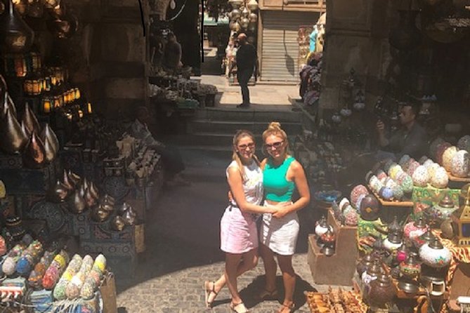 Vip Day Tour to Giza Pyramids, Sphinx, Gem Museum, and Lunch - Meeting the Sphinx