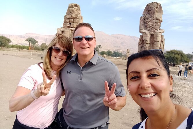 VIP Luxor 4-Hours Private Valley Kings, Hatshepsut Temple & Lunch - Reading the terraces at Hatshepsut Temple
