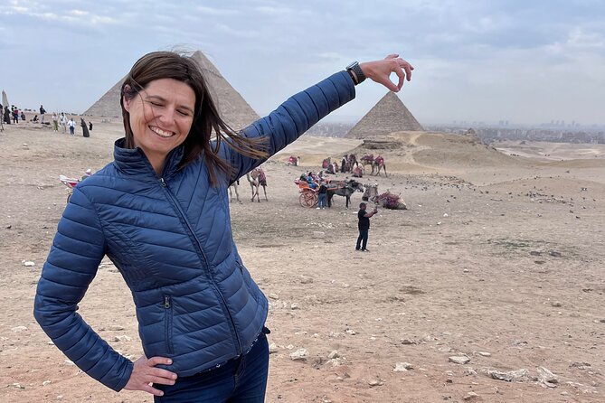 Vip Tour Giza pyramids, sphinx with Camel Ride and Vip lunch - What the all-inclusive upgrade adds