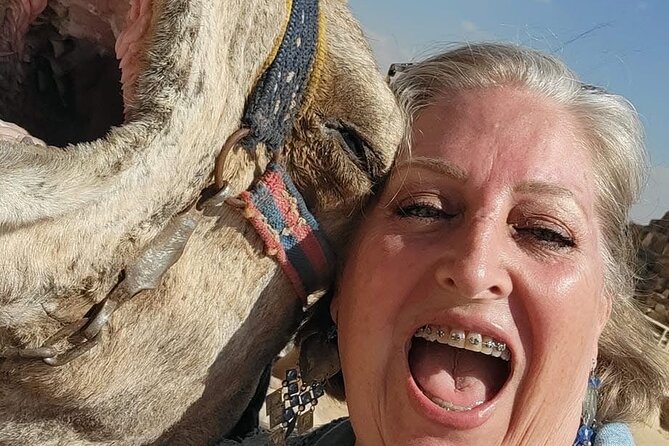 VIP tour of Giza plateau - Thirty minutes on a camel near the pyramids